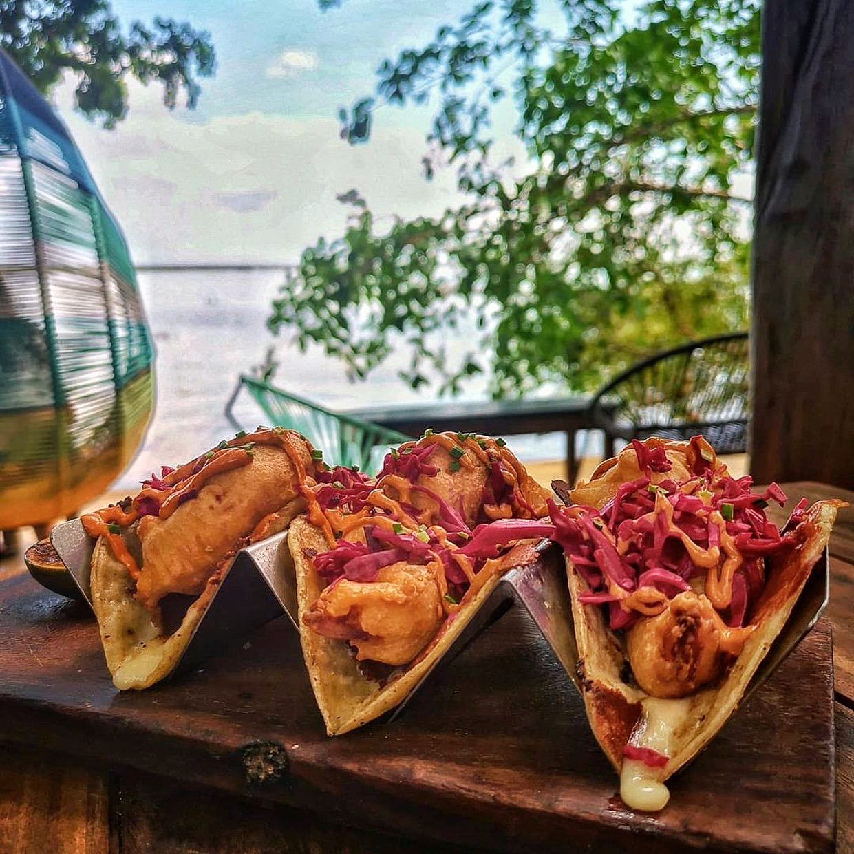 La playita Bacalar donde comer frente a la laguna de bacalar